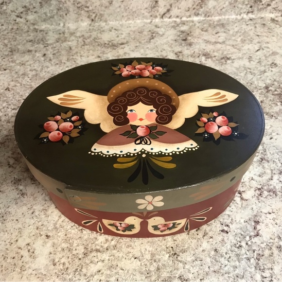 VTG Shabby Chic CHEESE BOX Folk Art Angel Roses Hand Painted Farmhouse Wood Oval - Picture 1 of 11
